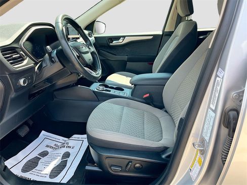 Used 2020 Ford Escape SE Sport image 32