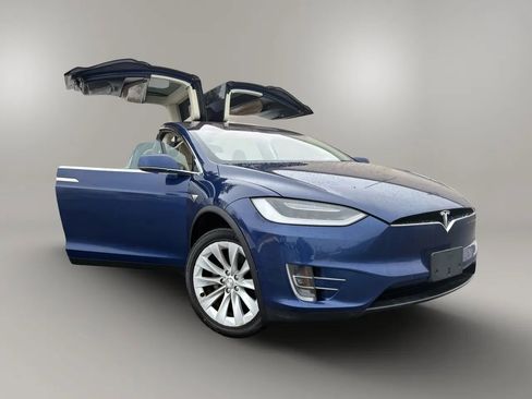 Used 2017 Tesla Model X 100D AWD/4WD image 2