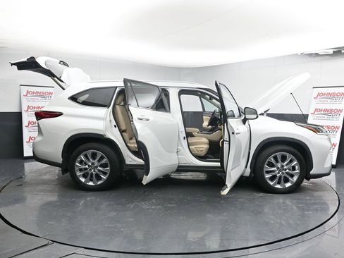 Used 2022 Toyota Highlander Limited image 47
