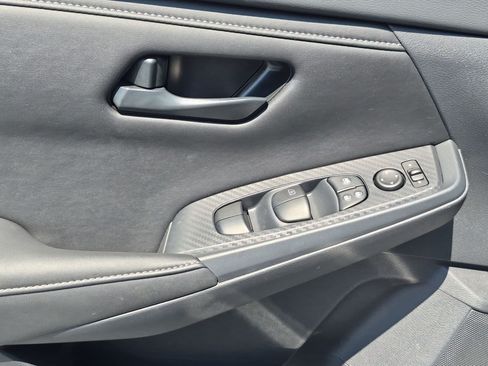 Used 2025 Nissan Sentra S FWD image 13