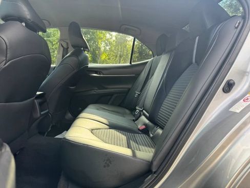 Used 2019 Toyota Camry SE FWD image 20