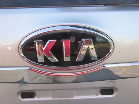 Used 2012 Kia Sedona LX w/ PWR Pkg FWD image 31