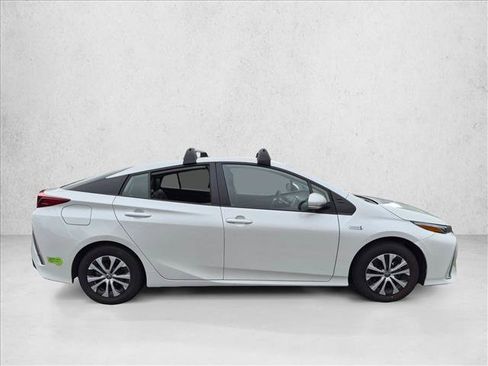 Used 2022 Toyota Prius Prime XLE FWD image 4