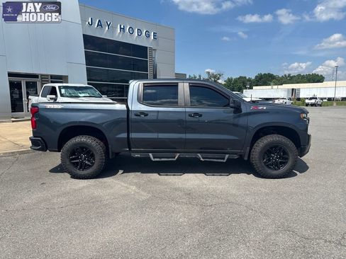 Used 2021 Chevrolet Silverado 1500 LT Trail Boss w/ Convenience Package II AWD/4WD image 9