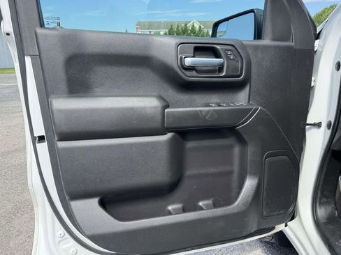 Used 2022 Chevrolet Silverado 1500 Custom AWD/4WD image 28