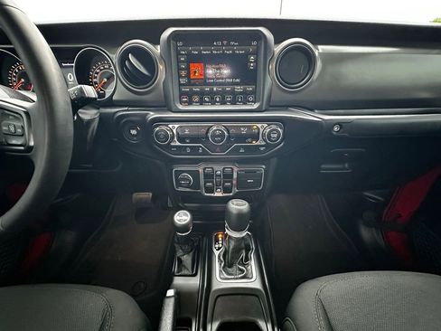 Used 2023 Jeep Gladiator Sport AWD/4WD image 34
