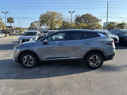 Used 2025 Kia Sportage LX image 7