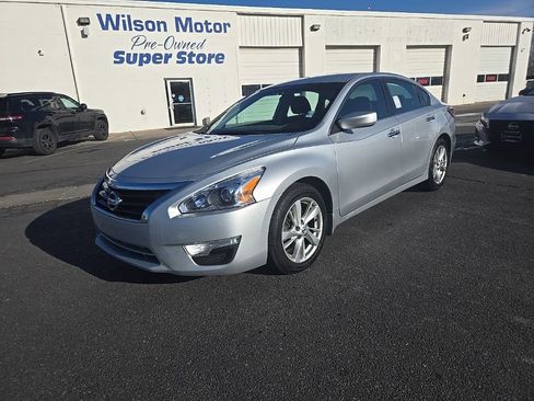 Used 2014 Nissan Altima 2.5 SV image 1