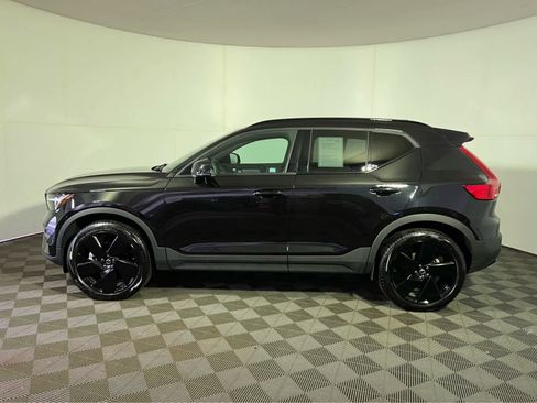 Used 2026 Volvo XC40 B5 Ultra w/ Protection Package Premier image 4