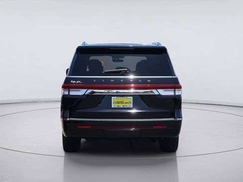 Used 2023 Lincoln Navigator Reserve AWD/4WD image 7