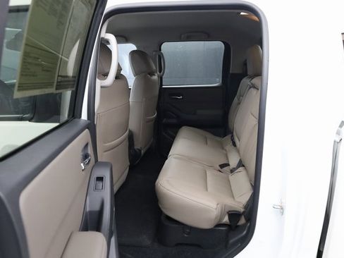 Used 2024 Nissan Frontier SV w/ SV Convenience Package image 24