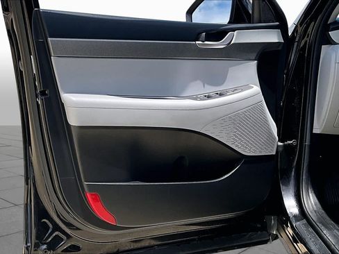 Used 2025 Hyundai Palisade SE FWD image 21