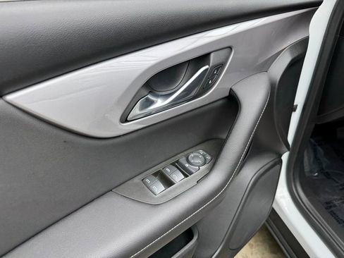 Used 2023 Chevrolet Blazer LT image 11