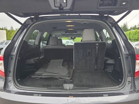 Used 2019 Honda Pilot Touring image 16