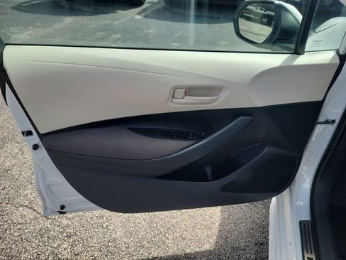 Used 2023 Toyota Corolla LE w/ LE Convenience Package image 14