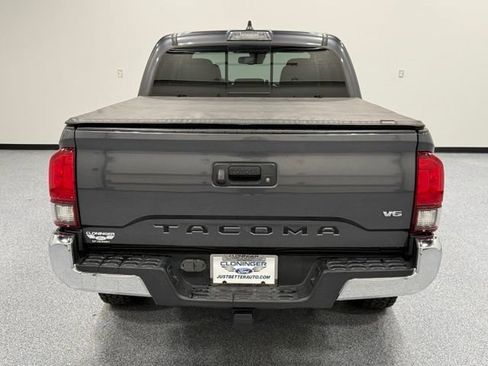 Used 2021 Toyota Tacoma SR5 RWD image 10