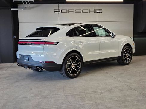Certified 2026 Porsche Cayenne Coupe AWD/4WD image 6