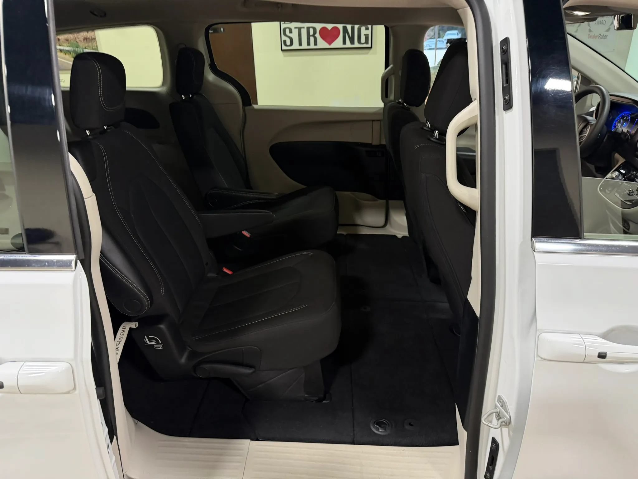 Used 2023 Chrysler Voyager LX FWD image 28