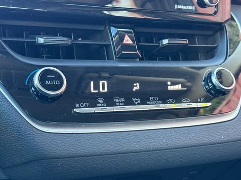Used 2022 Toyota Corolla LE image 23