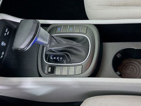 Certified 2025 Hyundai Kona SEL image 16