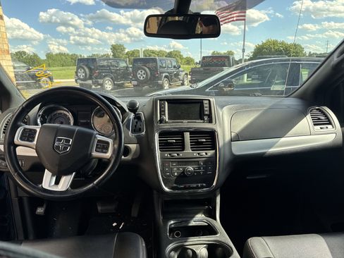 Used 2019 Dodge Grand Caravan GT FWD image 4