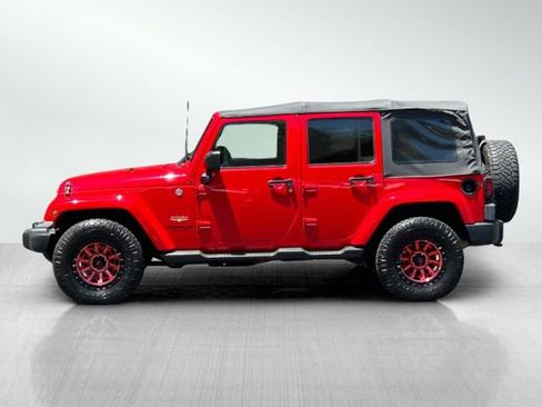 Used 2015 Jeep Wrangler Unlimited Sahara w/ Connectivity Group AWD/4WD image 7