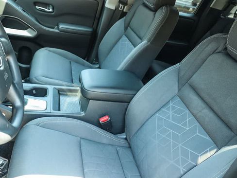 Used 2025 Nissan Frontier SV RWD image 15