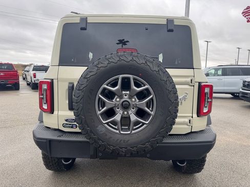 New 2025 Ford Bronco Badlands image 12