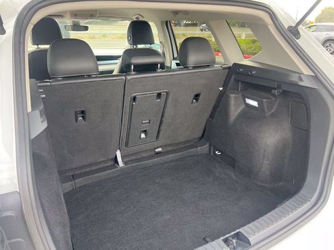 Used 2025 Volkswagen Taos SE FWD image 26