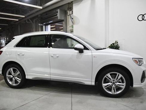 Certified 2024 Audi Q3 2.0T Premium Plus image 36