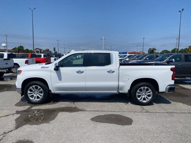Used 2022 Chevrolet Silverado 1500 LTZ AWD/4WD image 3