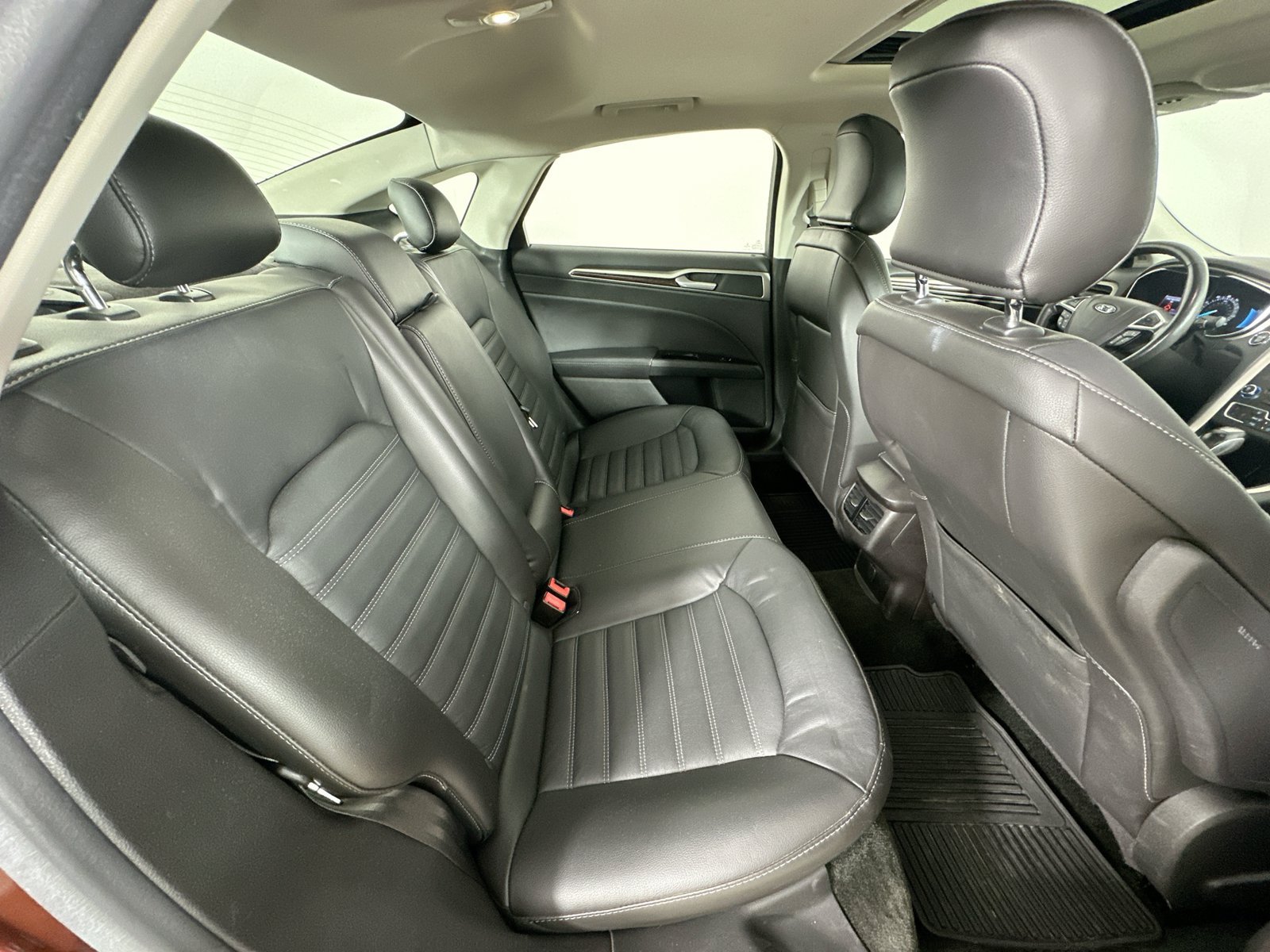 Used 2016 Ford Fusion SE w/ Equipment Group 202A AWD/4WD image 42