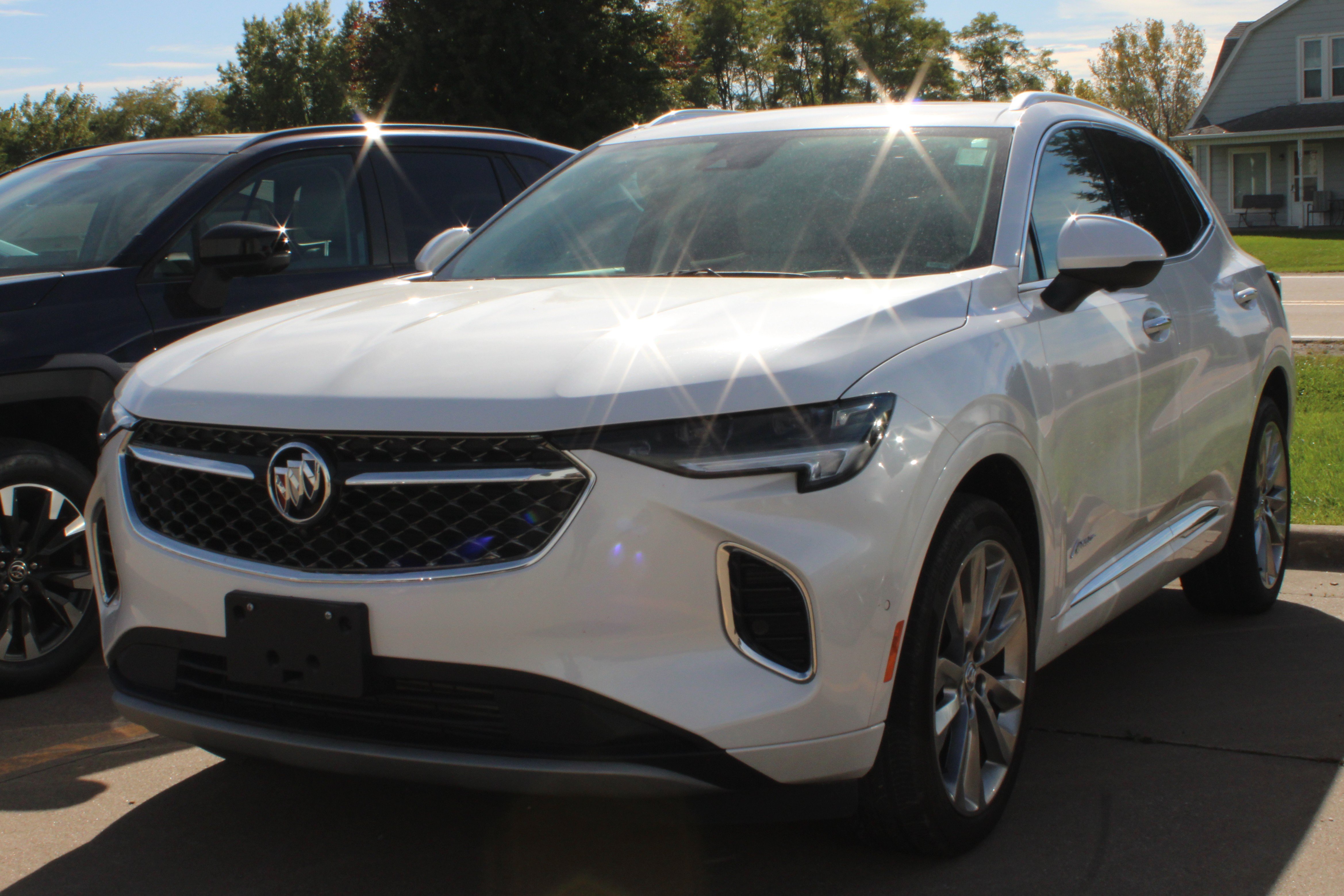 Used 2023 Buick Envision Avenir AWD/4WD image 1