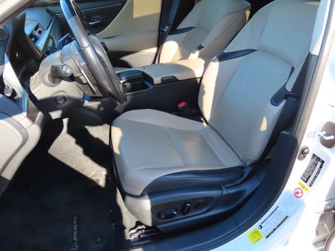 Used 2019 Lexus ES 350 w/ Premium Package image 39