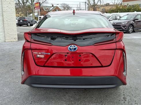 Used 2018 Toyota Prius Prime Premium image 5