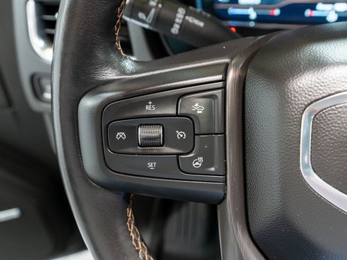 Used 2022 GMC Yukon XL AT4 image 28