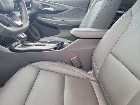Used 2025 Buick Envista Sport Touring w/ Convenience I Package FWD image 28