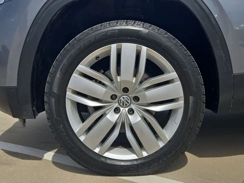 Used 2019 Volkswagen Atlas SE w/ Panoramic Sunroof Package image 12