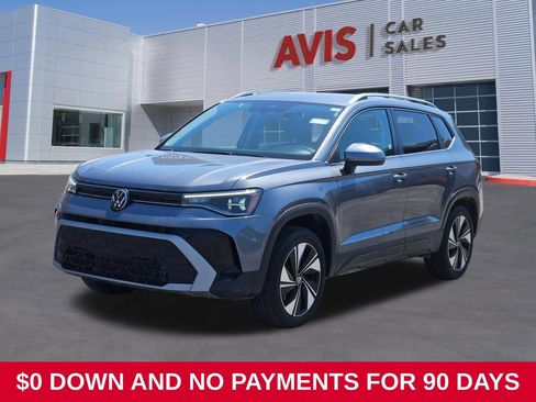 Used 2025 Volkswagen Taos SE AWD/4WD image 1