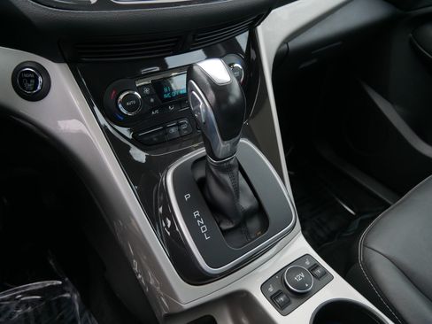 Used 2015 Ford C-MAX Energi SEL w/ Equipment Group 302A image 24