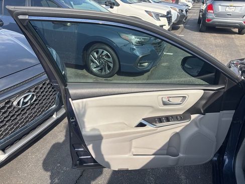 Used 2016 Toyota Camry LE image 18