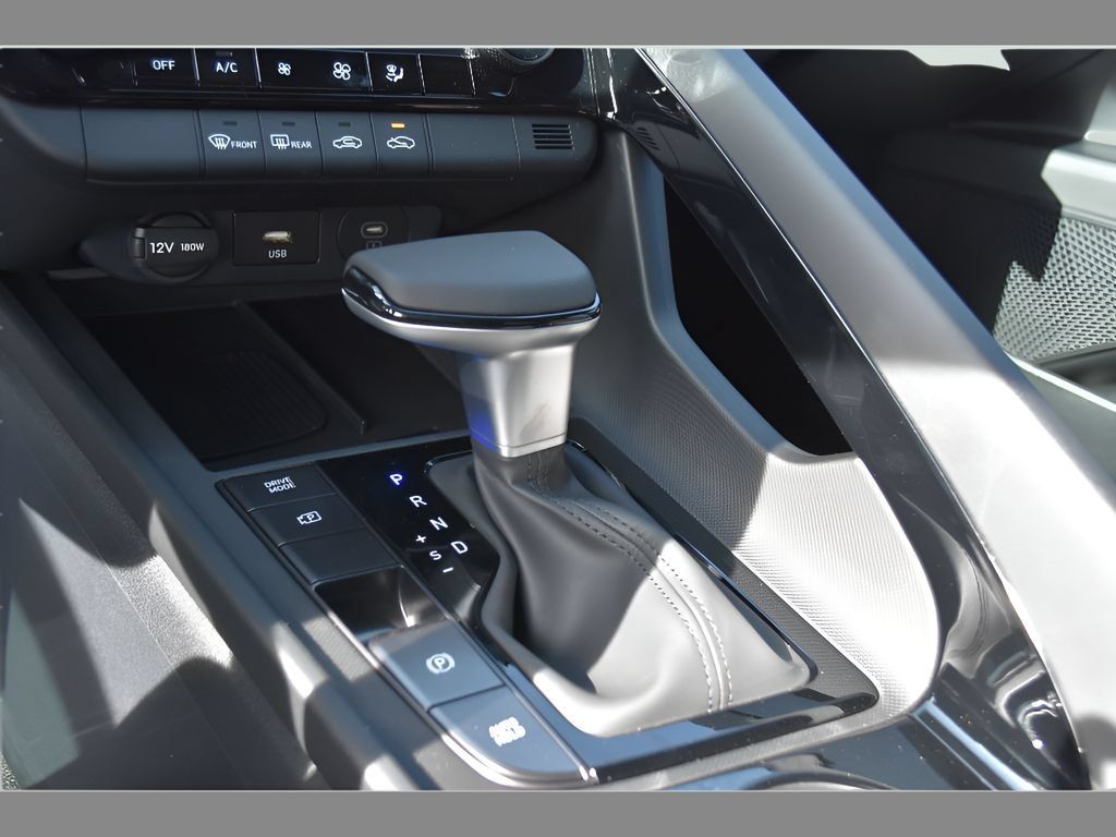 New 2026 Hyundai Elantra SEL FWD image 25