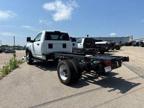 New 2024 RAM 5500 Tradesman image 15