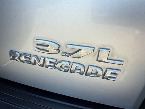 Used 2006 Jeep Liberty Renegade w/ Trailer Tow Group image 9