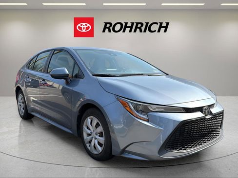 Used 2020 Toyota Corolla LE image 4