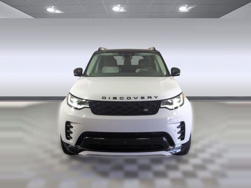 Certified 2025 Land Rover Discovery Dynamic SE image 5