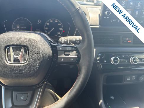 Used 2025 Honda Pilot TrailSport image 24