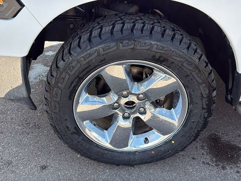Used 2019 RAM 1500 Big Horn AWD/4WD image 10