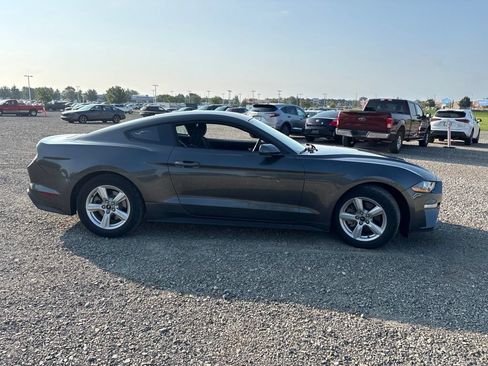 Used 2018 Ford Mustang Coupe RWD image 10