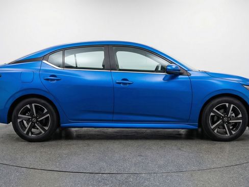 Used 2025 Nissan Sentra SV image 11